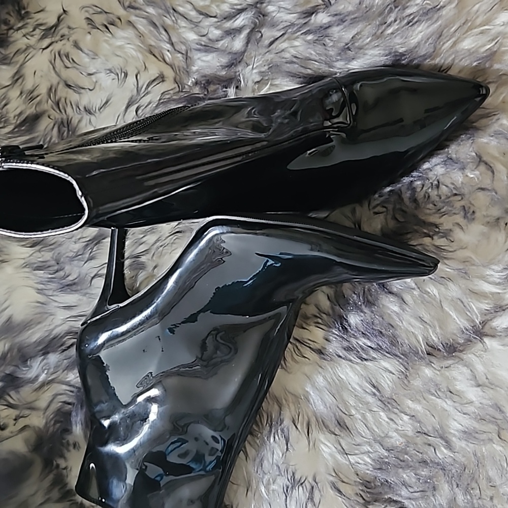 Thalia Sodi Pointed Toe Sexy Ankle Patent Leather Bootie